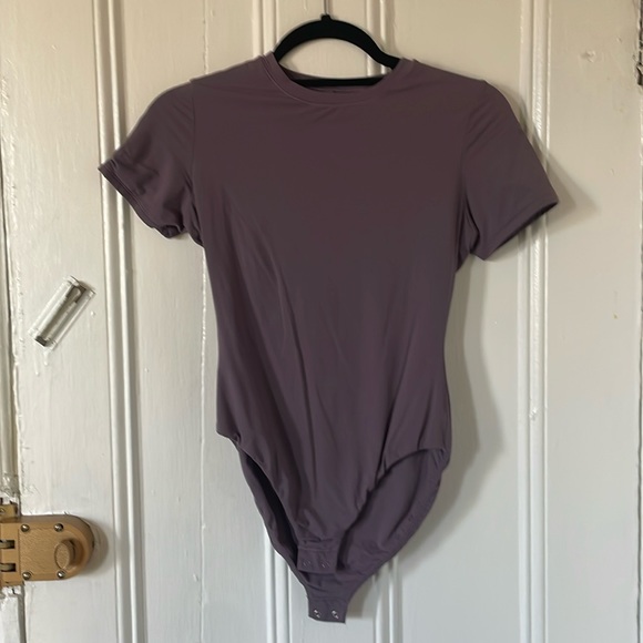 SKIMS Tops - Skims bodysuit